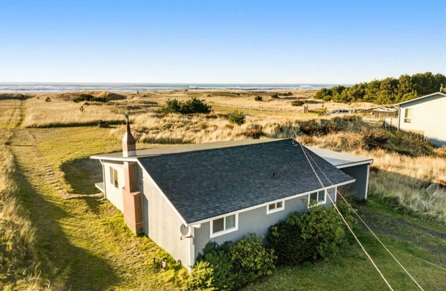 Hot Tub, Amazing Views, Ocean Front, Pets OK (Serenity)