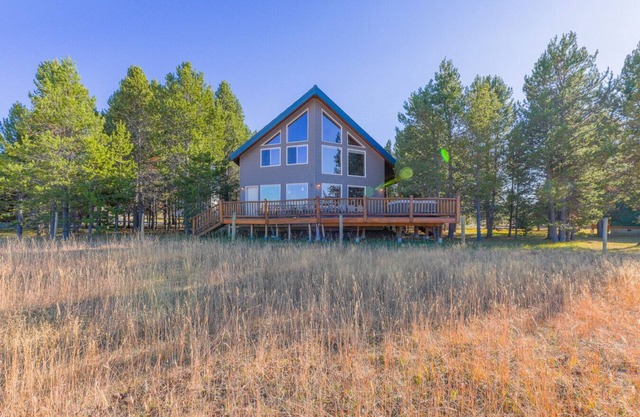 Hot Tub, Kid Loft, Ping Pong, 25 min YNP, Fire Pit