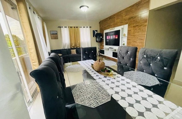 hot whater,Condo 3 BD APT | internet 2 free parking , A/C , wifi