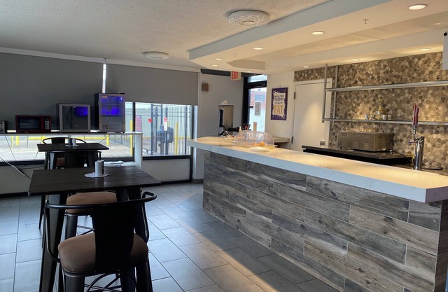 Hotel 10 Extended Stay