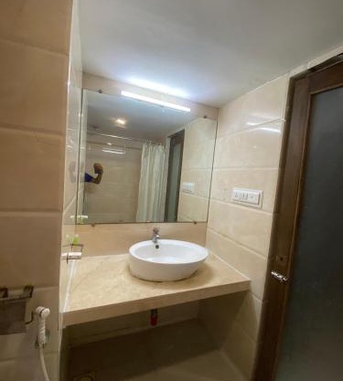 Hotel ATITHI INN ! near Dwarikadhish Temple - Fully Air Conditioning Rooms with Room Service