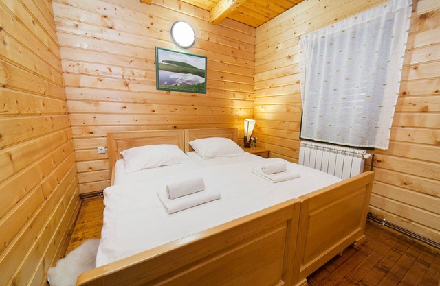 Hotel Gacka - Two-Bedroom Cottage with Balcony
