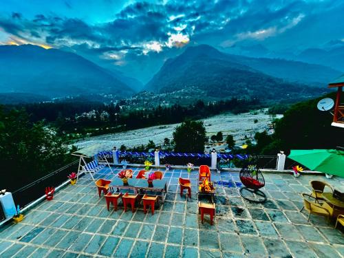 Hotel Hollywood Manali - Scenic River & Mountain View With Premium Rooms Near Mall Road