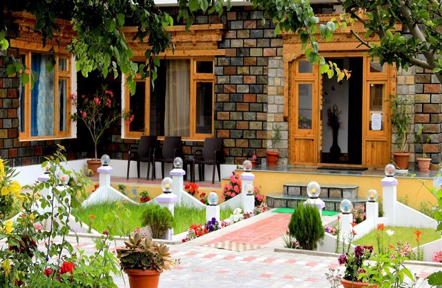 Hotel Jeevanam Villa