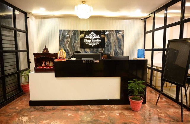 HOTEL KINGS PARADISE BANQUET & LAWN