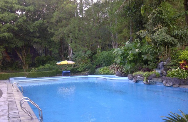 Hotel Lembah Safari Cisarua