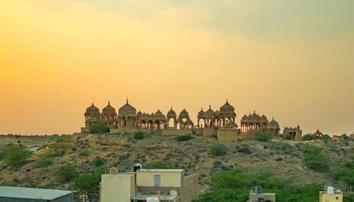 Hotel Marina Mahal with Swimming Pool