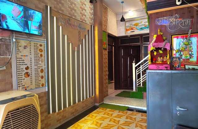 Hotel Nirmala Palace Ayodhya