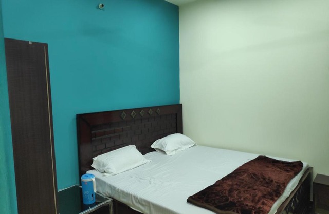 Hotel Sant Residency