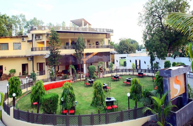 Hotel Saroj Sagar - Sagar
