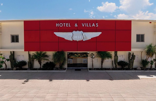 HOTEL & VILLAS HANGAR