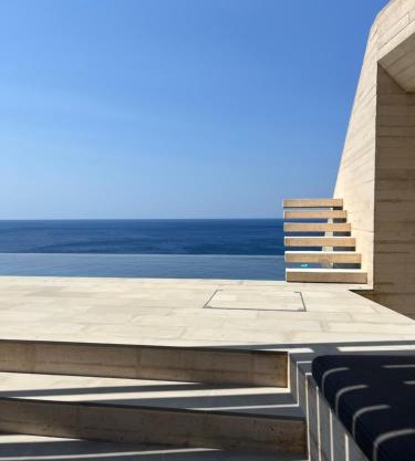 Hourglass Villa's Milos