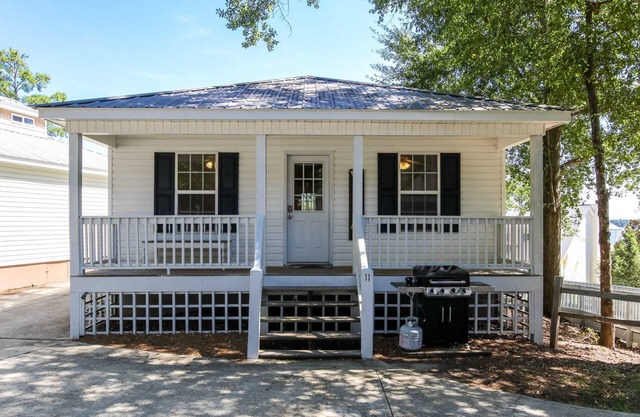 House # 11 - As Good As It Gets (not pet friendly) Pool View