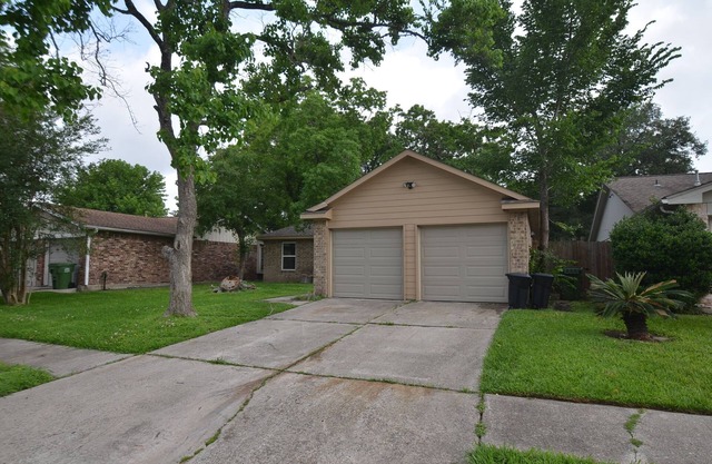 House 3 years old, Close to mall, Restaurants, IAHn