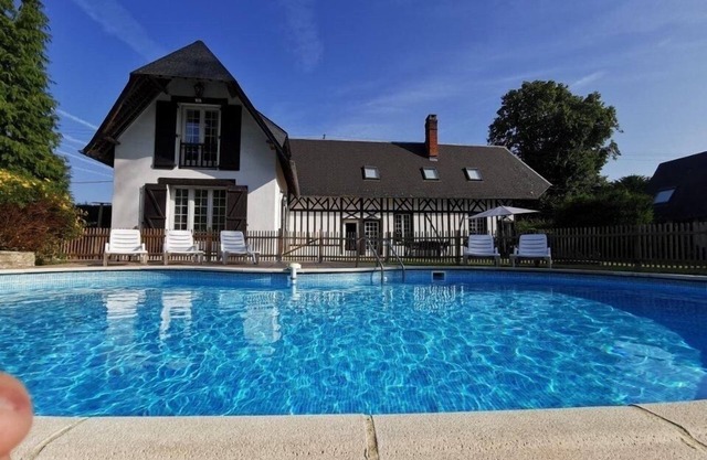 House ALL COMFORT, PRIVATE SWIMMING POOL, SUPER GARDEN, 1h30 FROM PARIS