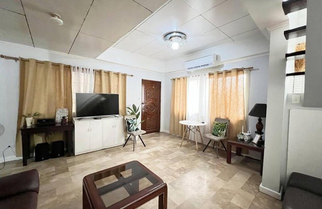 House B Spacious 3BR3TB along Commonwealth Ave