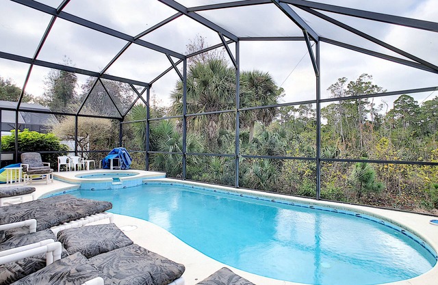 House by the Mouse-Lux one Story Home; 3 miles to Disney, Private Pool and spa