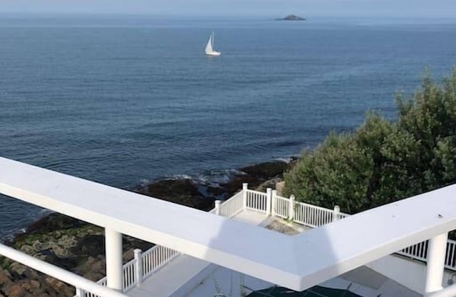 House by the Sea - Glocca Morra