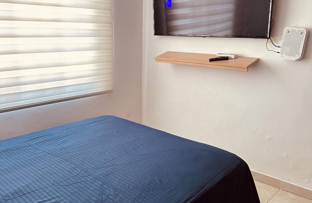 House for 6 people with private parking and large terrace.