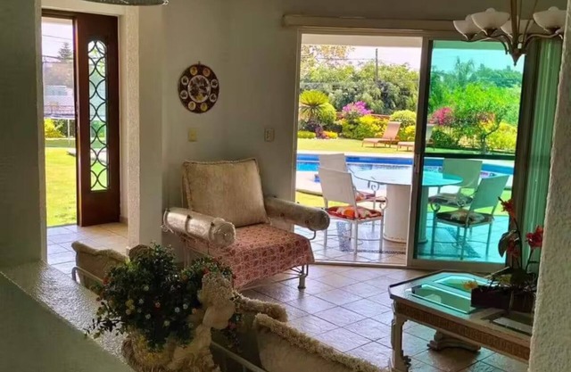 House from Saturday to Sunday with heated pool