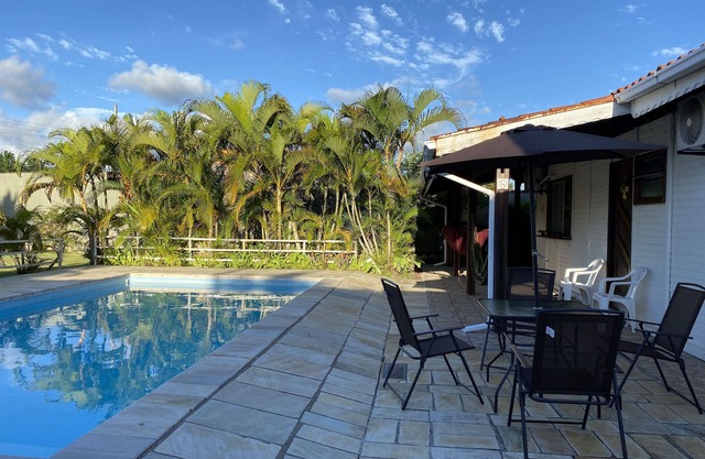 House in Cananéia with swimming pool and barbecue area