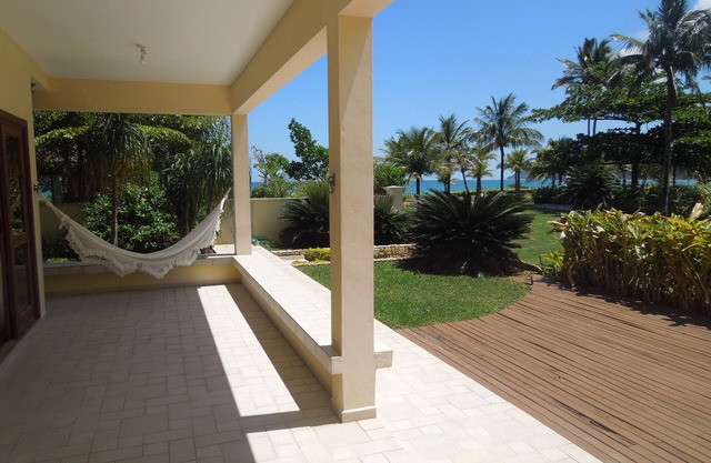House in condominium for the whole family, foot in the sand in Guaecá