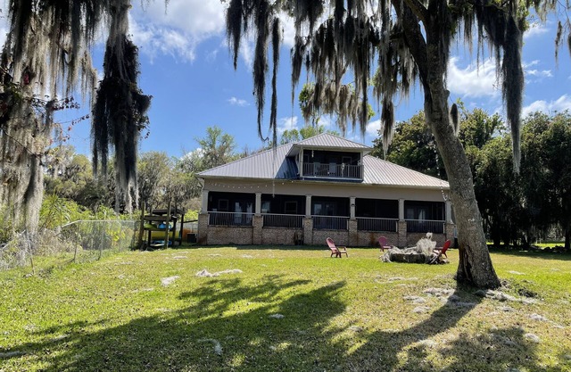 House in Melrose on Lake Sante Fe