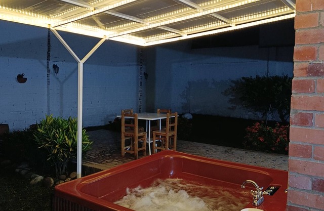 House in the center of Anapoima with private Jaccuzi