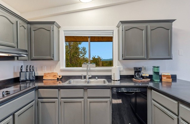 House In The Clouds | Views🌄Game Room⚽️Hot Tub🌀