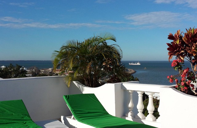 HOUSE IN THE CORNICE WITH MAGNIFICENT SEA VIEW