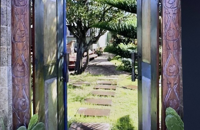 House in the heart of Haleiwa Town! Walk to restaurants, shops, and beaches!