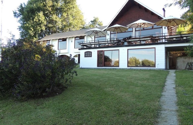 House/Lodge (Concierge Service Available) Northern Patagonia