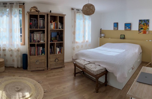 House near Paris for 5-6 people with garden for relaxing after visits