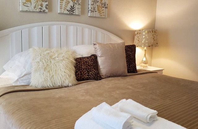 House of Favor, King Bed + 4Twins,Close to Bethel