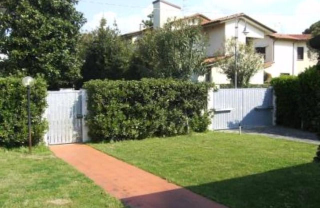 House/Villa - PietrasantaHouse with garden