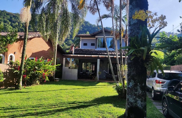 House With 3 Bedrooms, 100m from Guaecá Beach