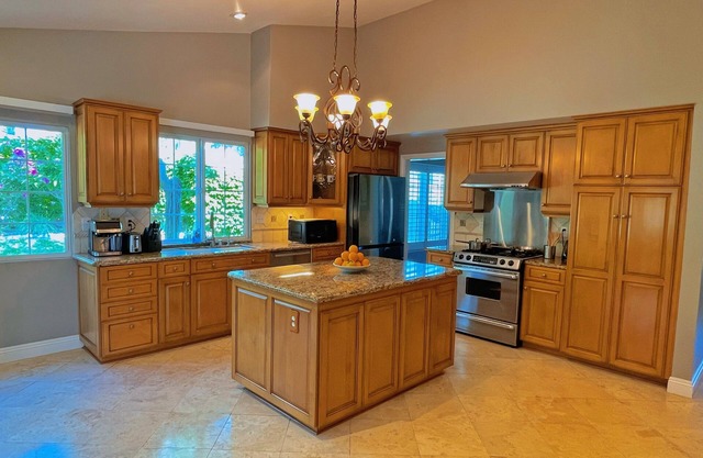 House with 40000 SQFT yard