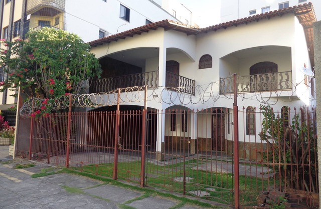 House with 5 bedrooms and 2 suites, Barbecue and 3 parking spaces