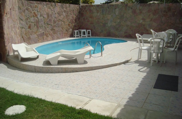 House with 95% of the internal area air-conditioned, with WI-FI, swimming pool, 3 suites with air, 1/4 room with air