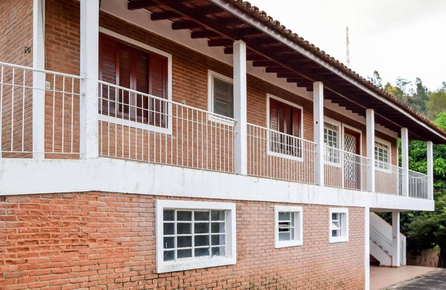 HOUSE WITH ALEGRE VIEW IN ÁGUAS DE LINDOIA.