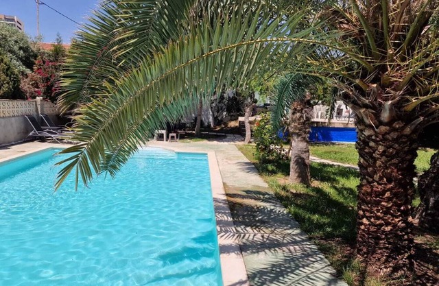 House with exclusive pool and garden 7 min walk from the beach and the center