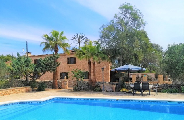 House with garden and swimming pool/Ideal for families - Es Llombards