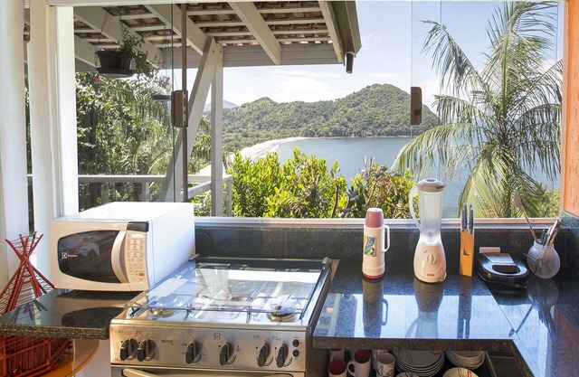 HOUSE WITH PANORAMIC VIEW IN GATED COMMUNITY-SEC. 24 HRS.2 SUITES-2 BATHROOMS