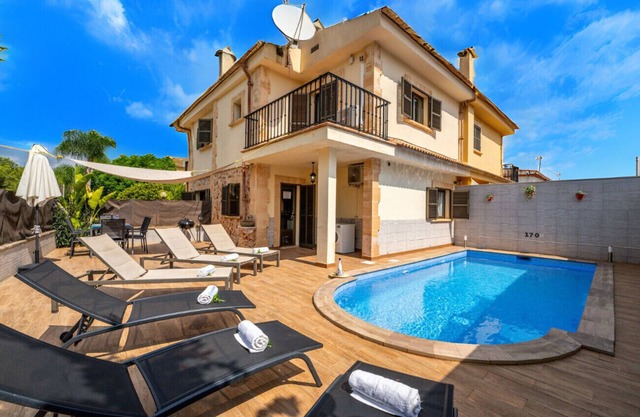 House with pool Casa Jordi in Playa de Muro