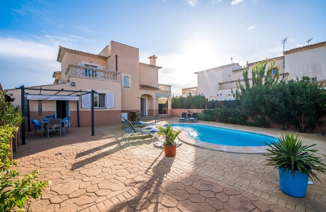 House with pool Son Moleto near the beach