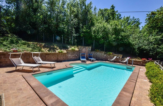 House with private pool, fenced garden, bikes near Orvieto and lake Bolsena