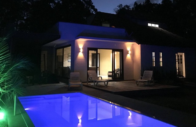 House with swimming pool in Praia da Ferrugem Garopaba near the sea