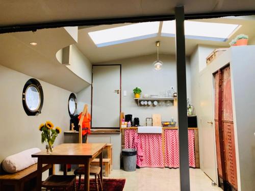Houseboat Tante Piet