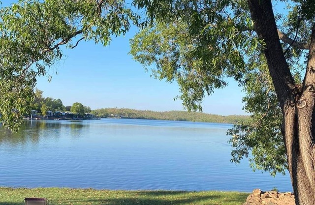 How's the serenity! El Be lakeside bungalow