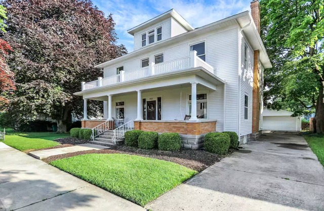 Huge 4 Bedroom Home in Lebanon: 30 min to Indy and Grand Park, Sleeps 14